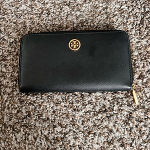 Tory Burch Black zipper wallet